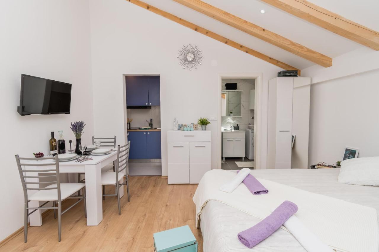 Studio Apartment Harmony Np Krka Lozovac Exterior photo