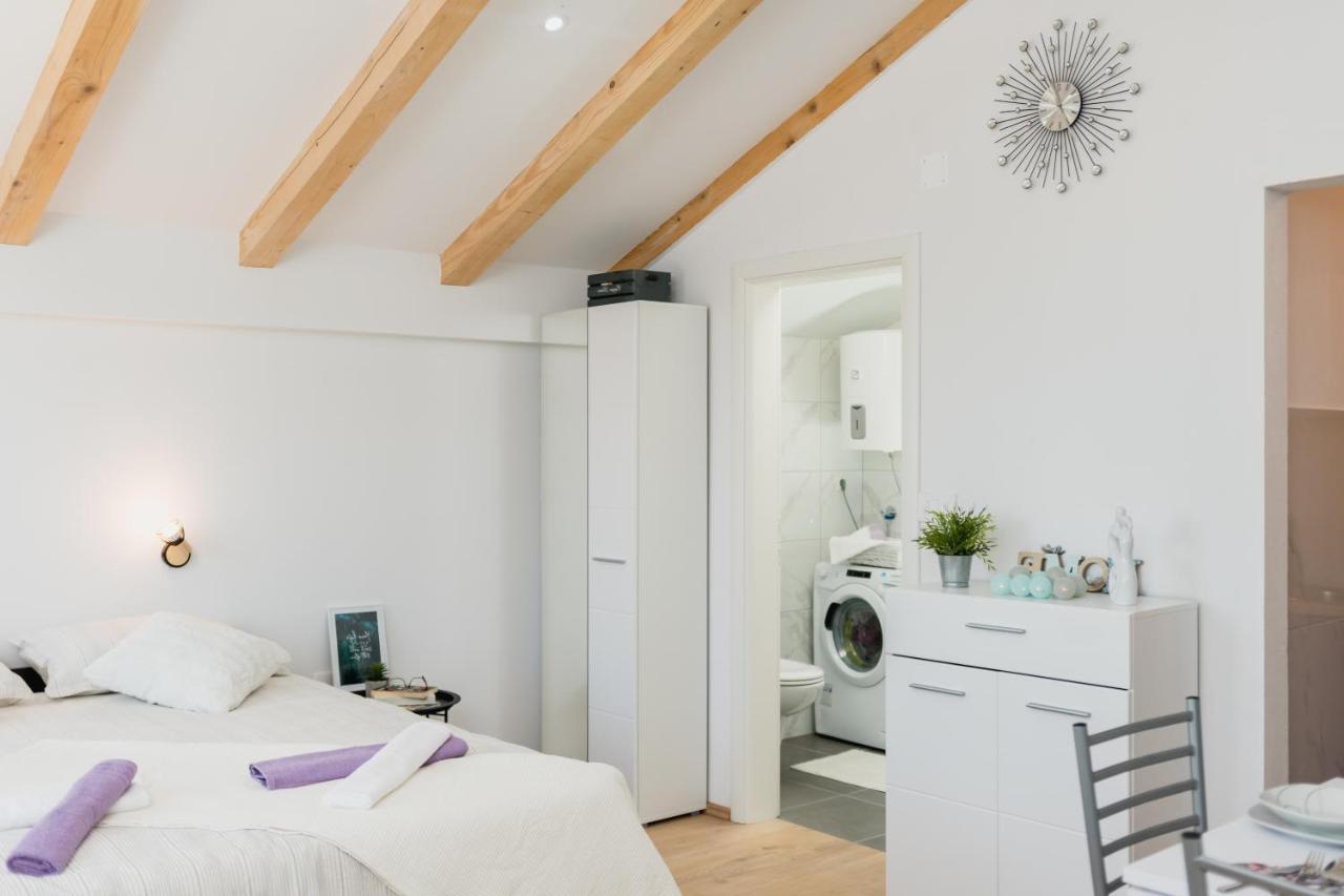 Studio Apartment Harmony Np Krka Lozovac Exterior photo