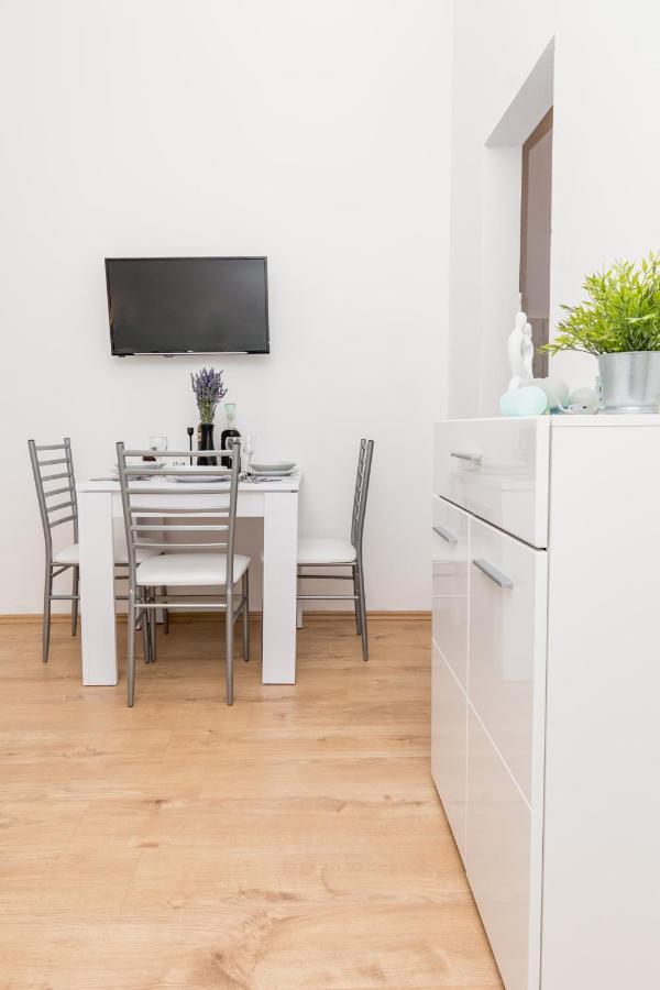 Studio Apartment Harmony Np Krka Lozovac Exterior photo